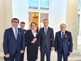 Prezydent Andrzej Duda wręczył wysokie odznaczenia państwowe trójce samorządowców ze Świętokrzyskiego! [WIDEO]
