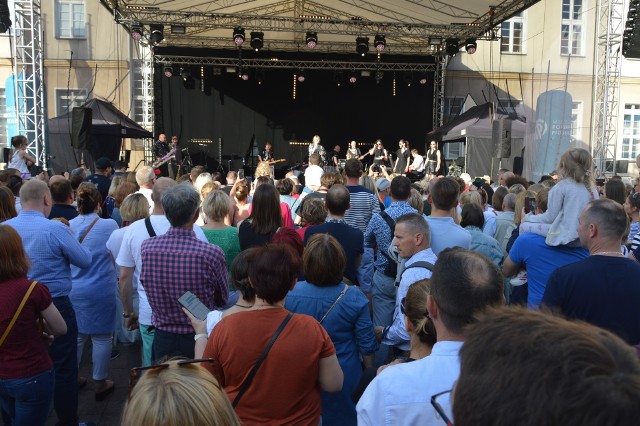 Koncert Ani Dąbrowskiej zgromadził setki fanów pierwszej damy polskiej popu.