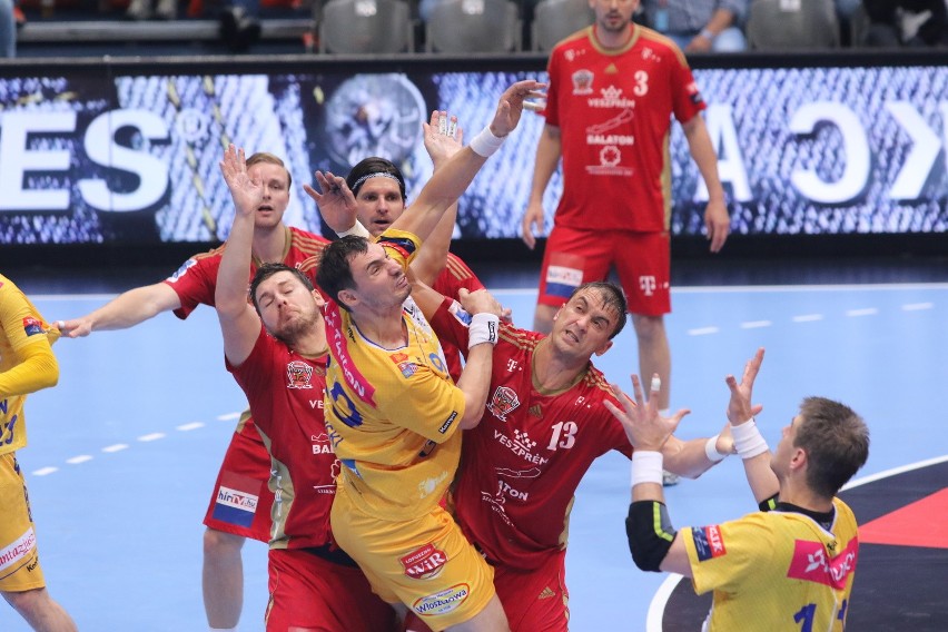 Vive Tauron Kielce po horrorze wygrał z Veszprem i zwyciężył w Lidze Mistrzów