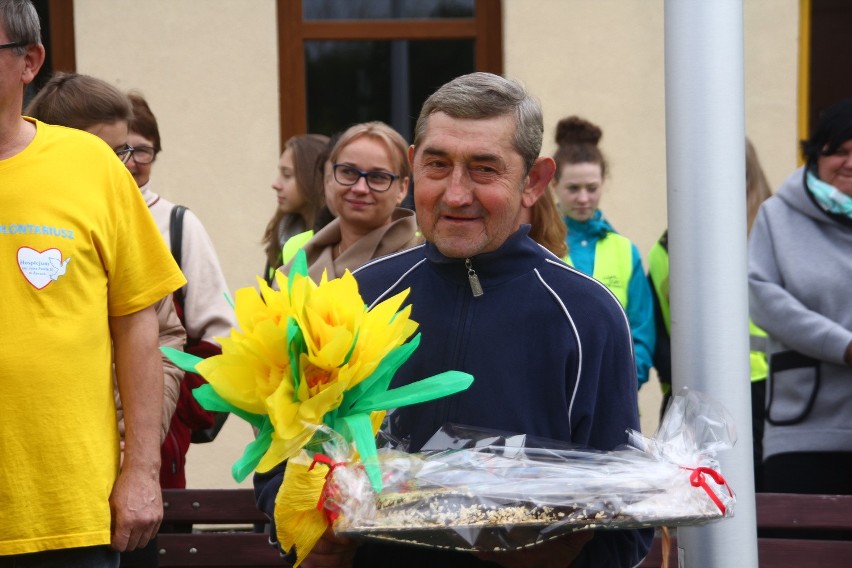 W Żorach zasadzili prawie 1000 żonkili, tworząc "Pole Nadziei" przy hospicjum