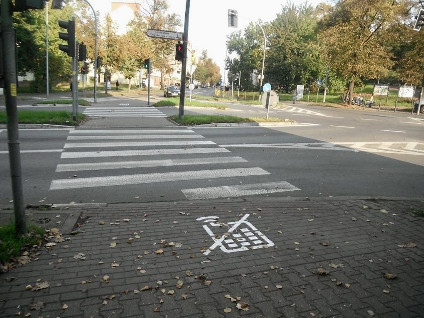 Symbole ostrzegawcze dla "miejskich zombie", czyli...