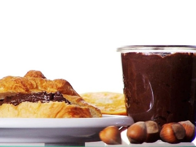 Kucharz Piotr Kucharski radził, jak przyrządzić domowy krem czekoladowo-orzechowy.