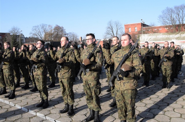 Przysięga żołnierzy WOT, która odbyła się w lutym br. w Inowrocławiu