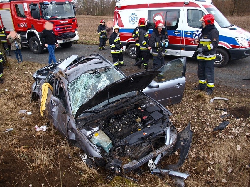 W poniedziałek około godz 16 na drodze powiatowej w pobliżu...