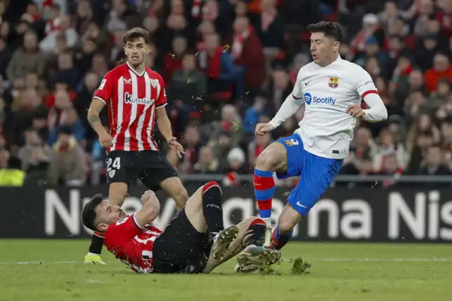 Robert Lewandowski nie zdołał wpisać się na listę strzelców w niedzielnym wyjazdowym meczu Barcelony z Athletic Bilbao (0:0)