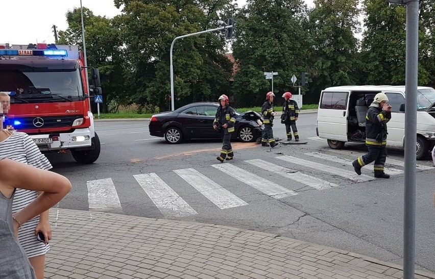 Kolizja na skrzyżowaniu Oleskiej i Wiejskiej w Opolu.