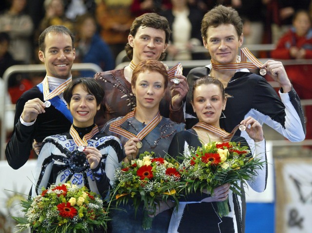 Od lewej - Sarah Abitbol i Stephane Bernadis, Tatiana Totmianina iMaksim Marinin, Maria Pietrowa i Aleksiej Tichonow