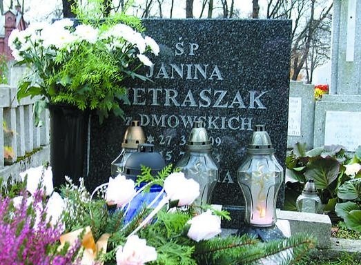 Jeden z rodzinnych grobów, który Leonard Pietraszak...
