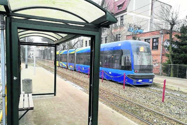 Tak prezentuje się jeden z uszkodzonych przystanków tramwajowych