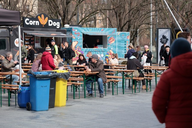 Od piątku do niedzieli Plac Teatralny przed CSK wypełnił się foodtruckami. Zapachy przyciągnęły tłumy smakoszy.