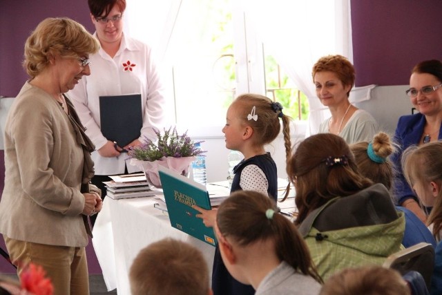 Kultura żywego słowa na scenie w domu kultury w Sępólnie.