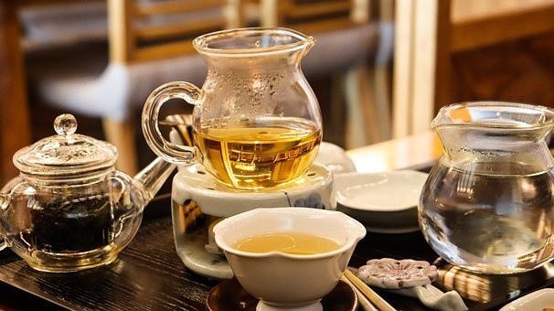 Bezsenność: Picie herbaty w nadmiarze może powodować...