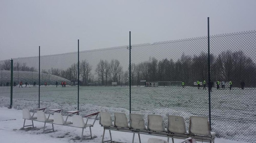 Łódzki Klub Sportowy pomimo opadów śniegu rozegrał i...