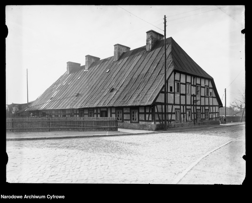 Budynek huty szkła z 1934 r.