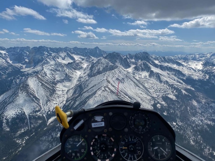 Tak obecnie wyglądają Tatry z lotu ptaka. Niesamowity widok pustych gór [8.05.]