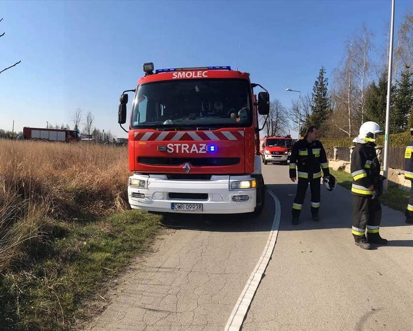 Uszkodzony gazociąg na budowie w Mokronosie. Akcja strażaków 