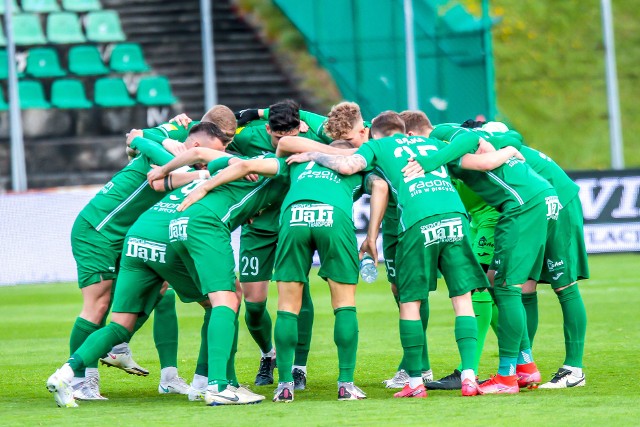 Radomiak w 29 kolejce Fortuna 1 Liga wygrał 1:0 z Zagłębiem w Sosnowcu. Jedyna bramka padła po strzale samobójczym obrońcy gospodarzy, Piotra Polczaka w 47 minucie meczu. Zobacz oceny piłkarzy Radomiaka i zdjęcia>>>