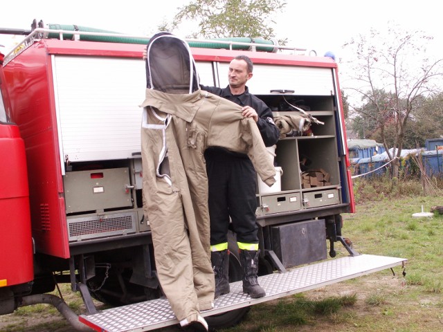 Oprócz samochodu do ratownictwa technicznego  puszczykowscy strażacy pozyskali wiele sprzętu, jak kombinezony do pracy przy osach czy aparaty powietrzne i pompa szlamowa
