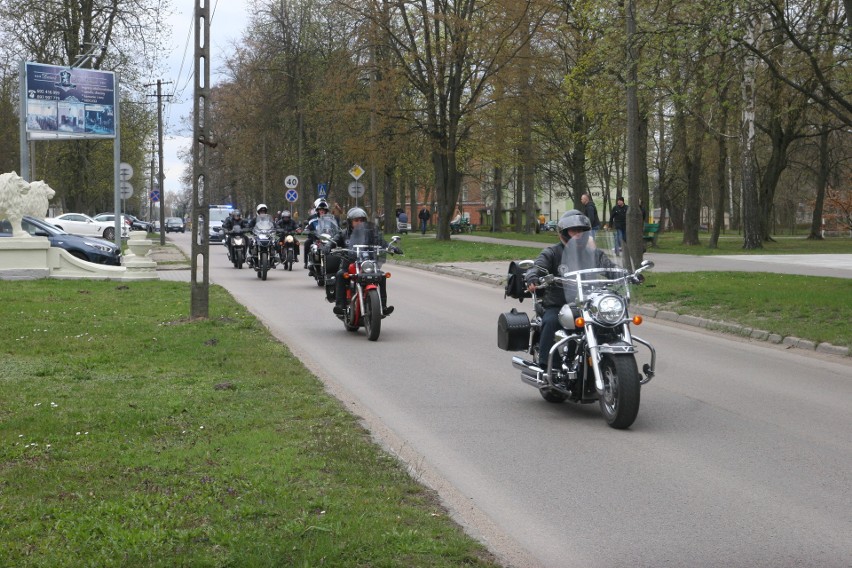 Otwarcie sezonu motocyklowego w Komorowie, 24.04.2022. Zdjęcia z parady