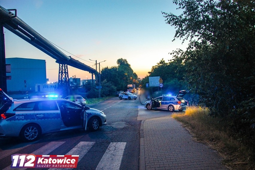 Wypadek policyjnego radiowozu w Chorzowie. Rannych zostało dwóch policjantów ZDJĘCIA