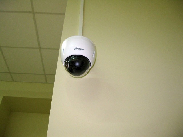 Zainstalowano dwie kamery obrotowe w sali konferencyjnej Starostwa Powiatowego w Starachowicach