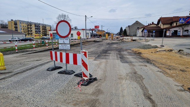 Droga wojewódzka nr 901 w gminie Zawadzkie w trakcie przebudowy.
