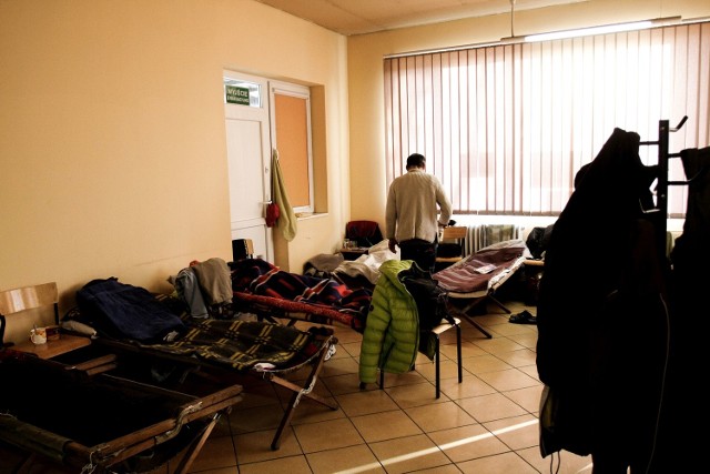 W Bydgoszczy każdy bezdomny zostanie przyjęty w schronisku, gdzie znajdzie dach nad głową i pożywienie.