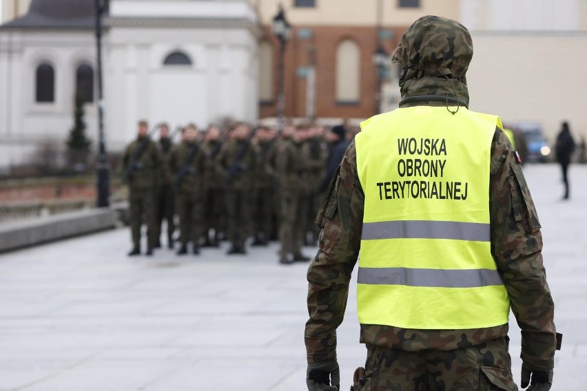 Kwota uposażenia starszych szeregowych wynosi 4630 zł...