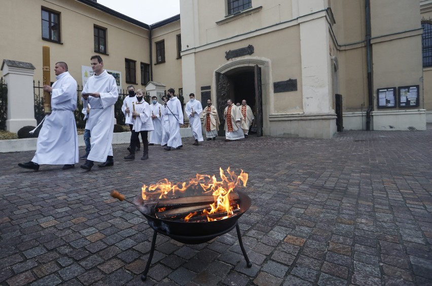 Poświęcenie ognia i wody - Wielka Sobota - w klasztorze...