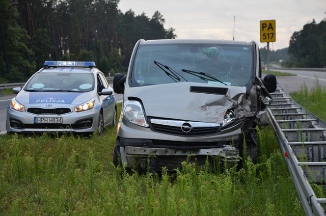 Wypadek na S8. 62-letni kierowca z Ostrołęki uderzył w ...