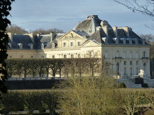 Rezydencja Chateau de Voisinswikipedia.org