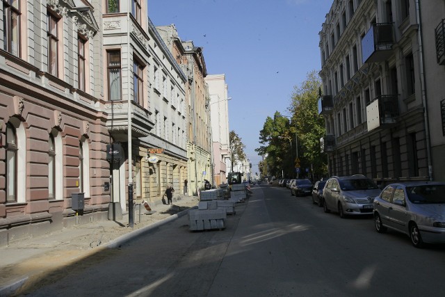 Po blisko rocznym opóźnieniu (ulica gotowa miała być pod koniec 2018 r.) od poniedziałku przejezdna ma być ul. Nawrot od ul. Piotrkowskiej do Kilińskiego.