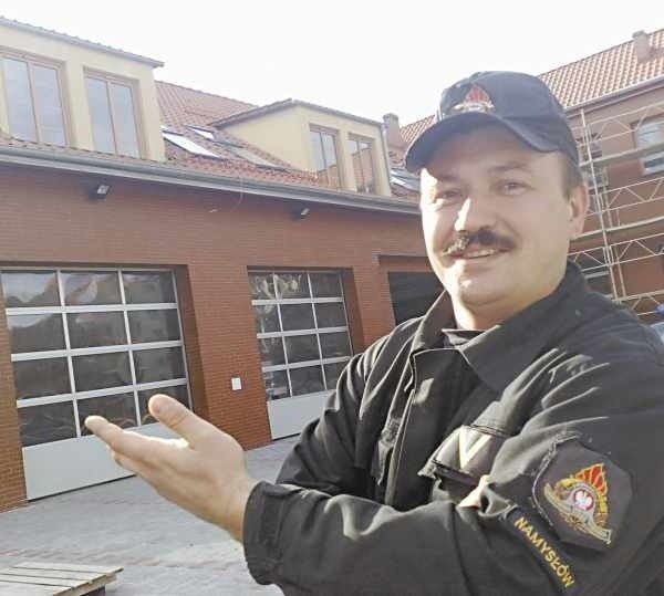Ogniomistrz Radosław Hołub: - Mamy nadzieję, że po tym remoncie będziemy mieli jedną z najładniejszych komend w województwie. 