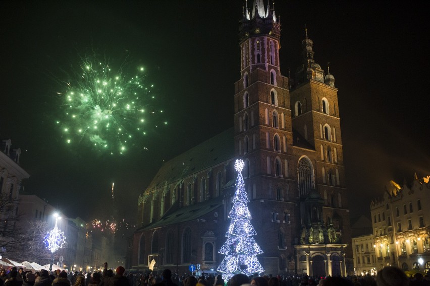 Zakazują odpalania fajerwerków w sylwestra, a później przegrywają w sądach 