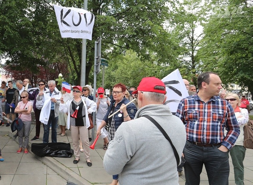 KOD. Protest przeciwko premier Beacie Szydło [zdjęcia, wideo]