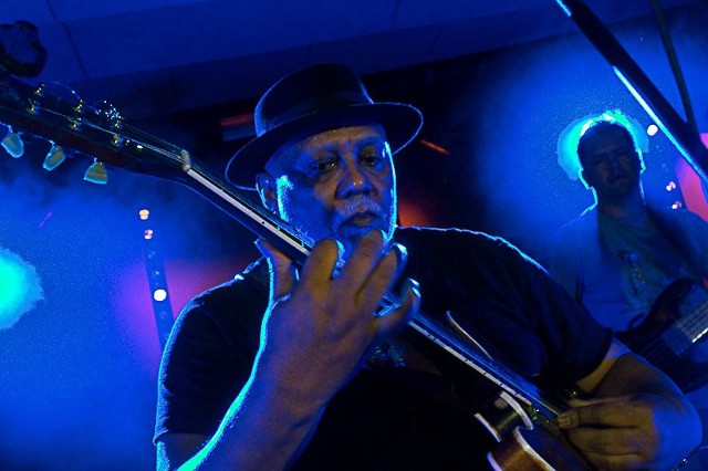 Carlos Johnson - mistrz bluesa zagrał w Famie