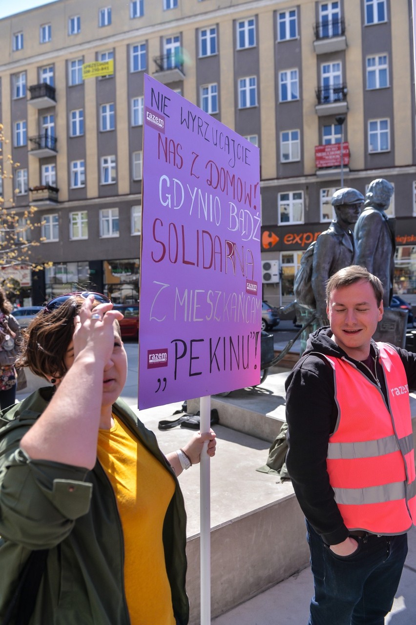 Pikieta w Gdyni. Solidaryzowali się z mieszkańcami Pekinu [ZDJĘCIA]