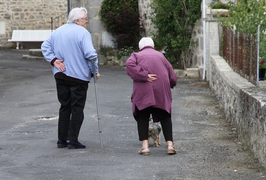 Opiekunowie osób starszych są poszukiwanymi pracownikami