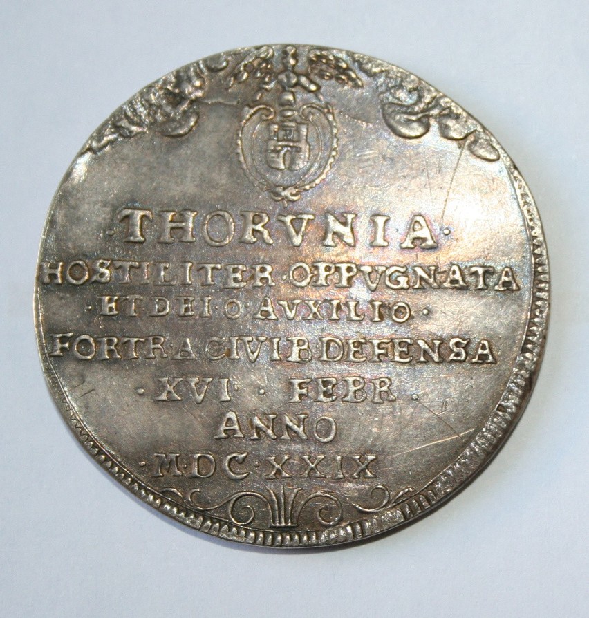 Jedna z odzyskanych monet.