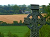 Krzyż celtycki: znaczenie, historia, symbole. Czym się różni krzyż grecki od jerozolimskiego i dlaczego krzyż celtycki jest zakazany?