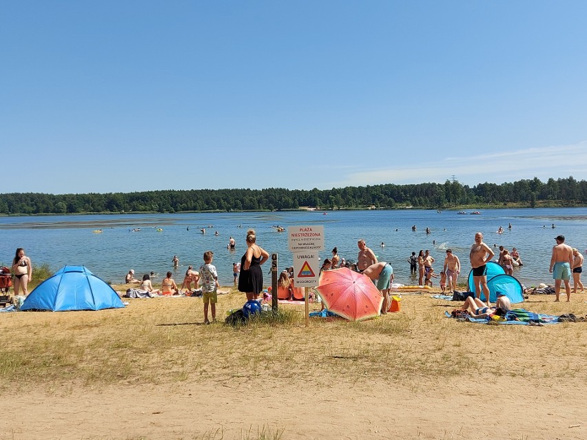 W niedzielę 20 czerwca setki plażowiczów odwiedziły Zalew...