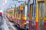 Stoją tramwaje na al. Kościuszki i ul. Piotrkowskiej. Gigantyczne korki w centrum Łodzi