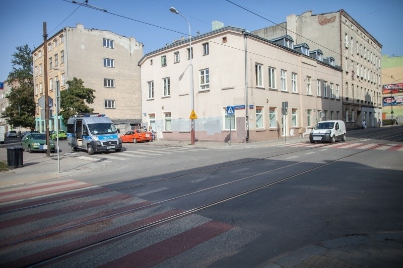 Wypadek na Zielonej przy Pogonowskiego. Zderzyły się trzy samochody, 2 osoby ranne