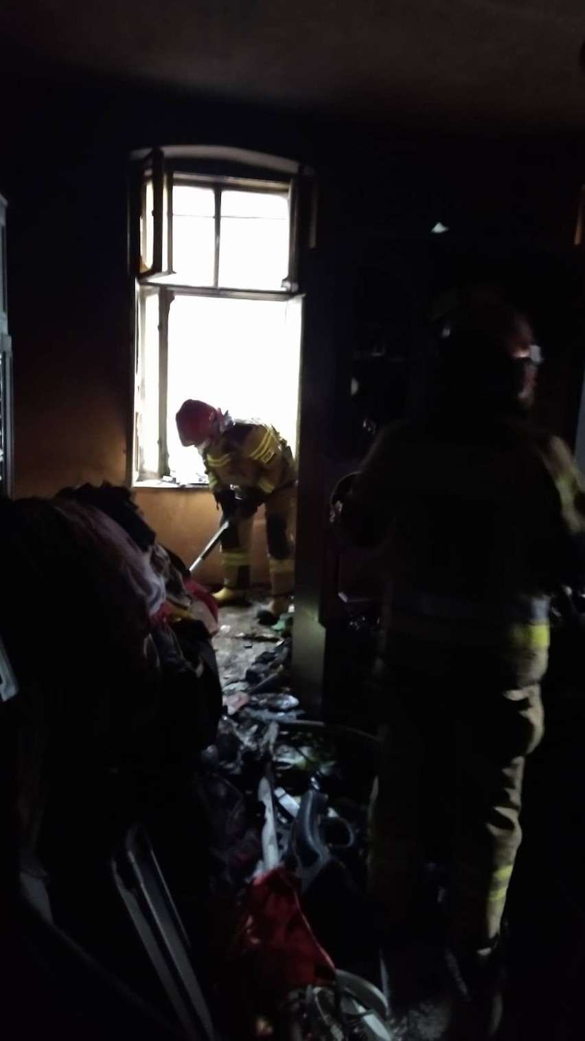 Tragiczny pożar mieszkania w Bytomiu. Zginęła jedna osoba