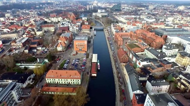 Dlaczego Wilczak jest Wilczakiem i skąd wzięły się Szwederowo i Bartodzieje? Przeczytajcie, z jakimi historiami wiążą się nazwy bydgoskich osiedli. Pogoda na dzień (12.10.2017) | KUJAWSKO-POMORSKIEŹródło: TVN Meteo Active/x-news   