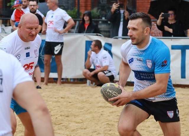 Bierhalle Manufaktura Beach Rugby 2021. Amatorzy i dużo dobrej zabawy [ZDJĘCIA]