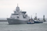 Okręty NATO wpłynęły do Gdyni (02.12.2022). Fregaty duńskiej i holenderskiej marynarki wojennej uzupełniają zapasy ZDJĘCIA