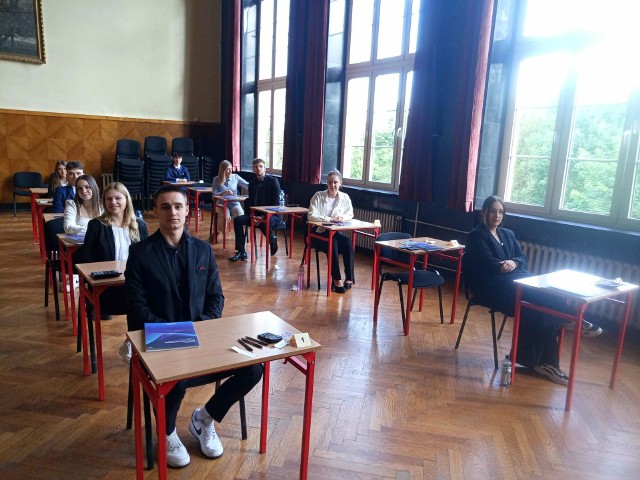 Absolwenci przystąpili do egzaminu maturalnego w CKZiU.