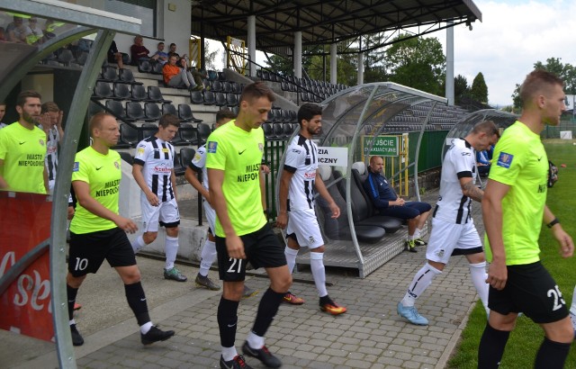 Piłkarze Sandecji będą chcieli zmazać plamę za porażkę w Niecieczy 0:3. Czy mają na to szansę ze znacznie silniejszą Miedzią Legnica?