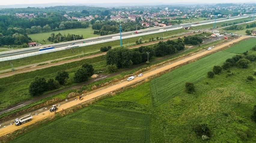 Wielicka strefa gospodarcza dostanie drogę "przemysłową". Trwa budowa [ZDJĘCIA]